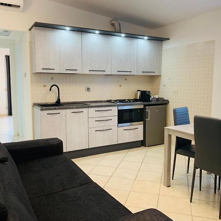 The House Fiera Di Roma Aeroporto Fiumicino Apartment ปอนเต กาเลเรีย ภายนอก รูปภาพ