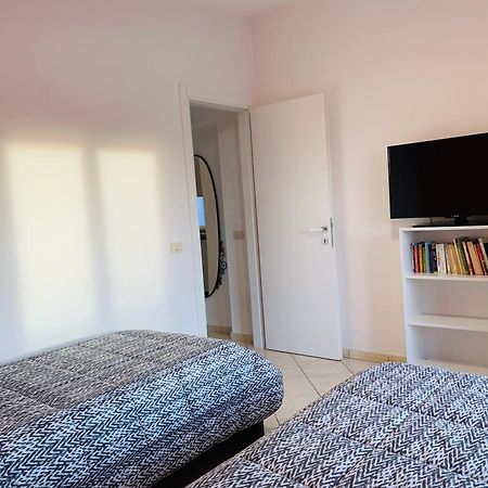 The House Fiera Di Roma Aeroporto Fiumicino Apartment ปอนเต กาเลเรีย ภายนอก รูปภาพ